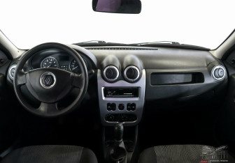 Подержанный автомобиль Renault Logan Sedan 2013 года (6 фото)