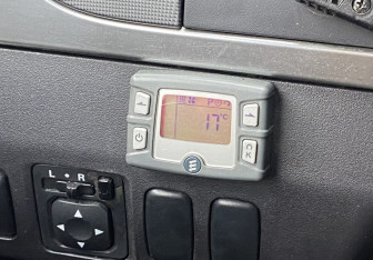 Подержанный автомобиль Mitsubishi Pajero 2010 года (15 фото)