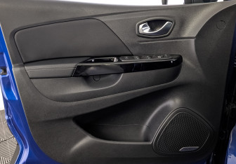 Подержанный автомобиль Renault Kaptur 2021 года (19 фото)