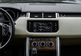 Подержанный автомобиль Land Rover Range Rover Sport 2014 года (11 фото)