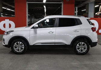 Подержанный автомобиль Chery Tiggo 4 2022 года (8 фото)
