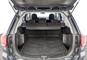 Подержанный автомобиль Mitsubishi Outlander 2021 года (10 фото)