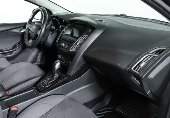 Подержанный автомобиль Ford Focus Hatchback 2018 года (7 фото)