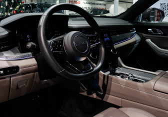 Подержанный автомобиль Lynk&Co 09 2023 года (17 фото)