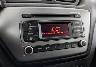 Подержанный автомобиль Kia Rio Sedan 2017 года (21 фото)