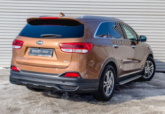 Подержанный автомобиль Kia Sorento 2017 года (5 фото)