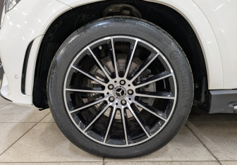 Подержанный автомобиль Mercedes-Benz GLE 2022 года (12 фото)