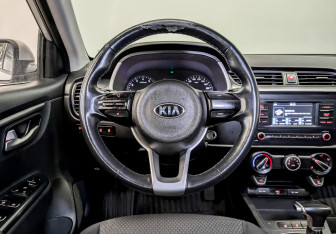 Подержанный автомобиль Kia Rio Hatchback 2021 года (19 фото)