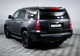 Подержанный автомобиль Chevrolet Tahoe 2016 года (7 фото)