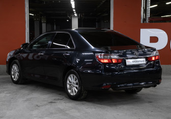 Подержанный автомобиль Toyota Camry Sedan 2016 года (7 фото)