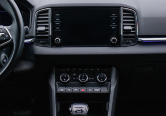 Подержанный автомобиль Skoda Karoq 2021 года (14 фото)