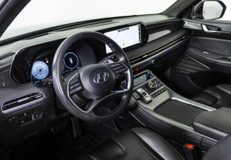 Подержанный автомобиль Hyundai Palisade 2023 года (10 фото)