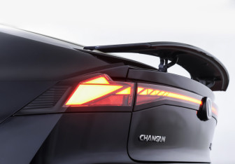 Подержанный автомобиль Changan UNI-V 2023 года (24 фото)