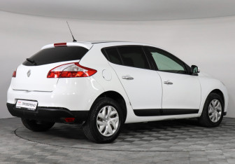Подержанный автомобиль Renault Megane Hatchback 2013 года (3 фото)