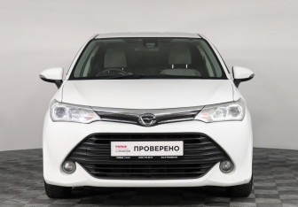 Подержанный автомобиль Toyota Corolla Sedan 2015 года (2 фото)