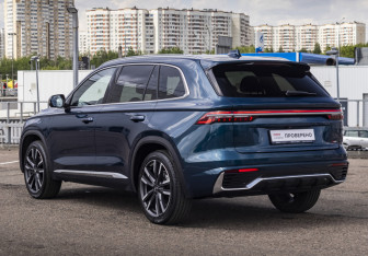 Подержанный автомобиль Geely Monjaro 2023 года (7 фото)