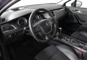 Подержанный автомобиль Peugeot 508 Sedan 2014 года (9 фото)