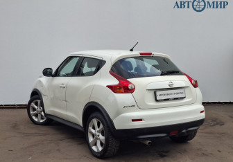 Подержанный автомобиль Nissan Juke 2012 года (7 фото)