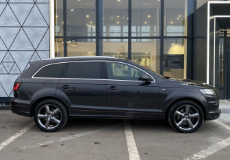 Подержанный автомобиль Audi Q7 2014 года (4 фото)