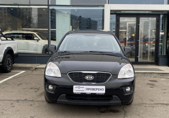 Подержанный автомобиль Kia Carens 2011 года (2 фото)