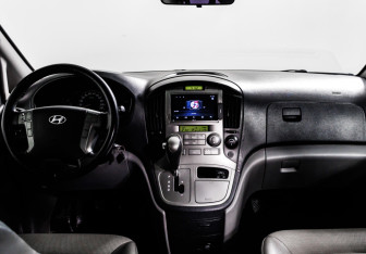 Подержанный автомобиль Hyundai Grand Starex 2011 года (11 фото)