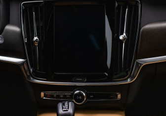 Подержанный автомобиль Volvo V90 Cross Country 2018 года (13 фото)