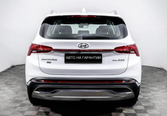 Подержанный автомобиль Hyundai Santa Fe 2021 года (4 фото)