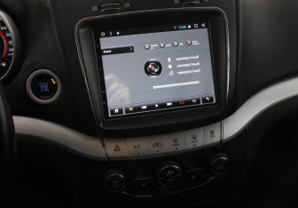 Подержанный автомобиль Dodge Journey 2011 года (14 фото)