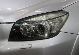 Подержанный автомобиль Toyota RAV4 2007 года (27 фото)