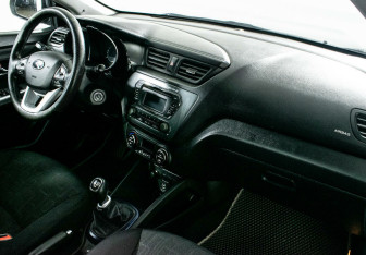 Подержанный автомобиль Kia Rio Hatchback 2013 года (5 фото)