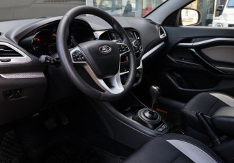 Подержанный автомобиль LADA (ВАЗ) Vesta Wagon 2019 года (12 фото)