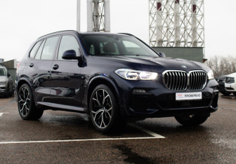 Подержанный автомобиль BMW X5 2021 года (3 фото)