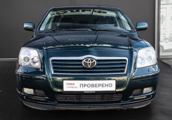 Подержанный автомобиль Toyota Avensis Sedan 2004 года (2 фото)