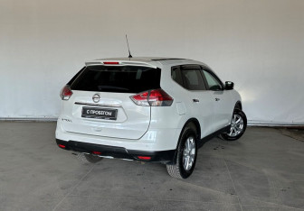 Подержанный автомобиль Nissan X-Trail 2016 года (6 фото)
