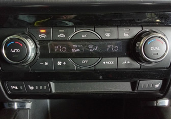 Подержанный автомобиль Mazda CX-5 2015 года (15 фото)