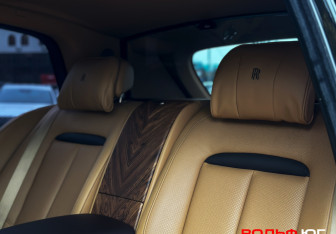 Подержанный автомобиль Rolls-Royce Cullinan 2019 года (22 фото)