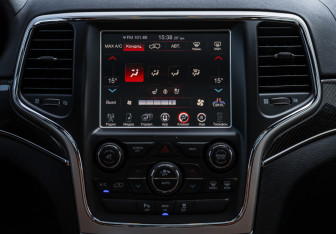 Подержанный автомобиль Jeep Grand Cherokee 2016 года (15 фото)
