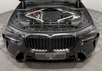 Новый BMW X7 2022 (10 фото)