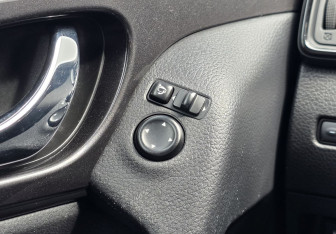 Подержанный автомобиль Nissan X-Trail 2019 года (16 фото)