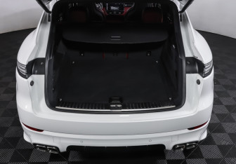 Подержанный автомобиль Porsche Cayenne 2018 года (9 фото)