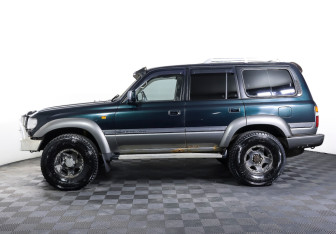 Подержанный автомобиль Toyota Land Cruiser Suv 1997 года (8 фото)