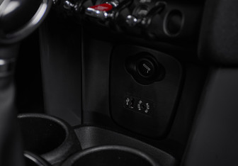 Подержанный автомобиль MINI Hatch 2018 года (17 фото)