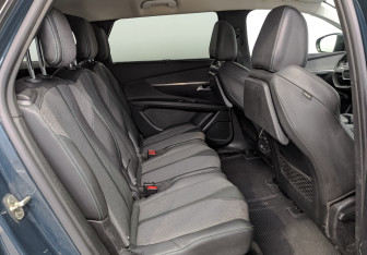 Подержанный автомобиль Peugeot 5008 Suv 2021 года (18 фото)