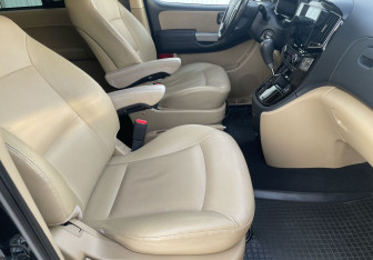 Подержанный автомобиль Hyundai H-1 2019 года (9 фото)