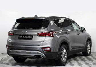 Подержанный автомобиль Hyundai Santa Fe 2019 года (5 фото)