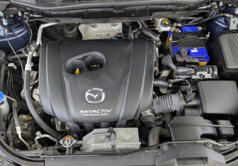 Подержанный автомобиль Mazda CX-5 2015 года (9 фото)