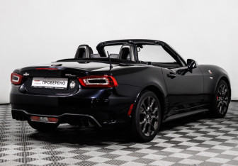 Подержанный автомобиль Fiat 124 Spider 2017 года (5 фото)