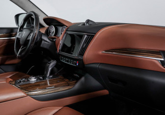 Подержанный автомобиль Maserati Levante 2021 года (9 фото)