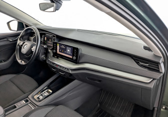 Подержанный автомобиль Skoda Octavia Liftback 2020 года (11 фото)