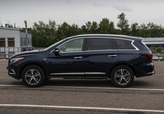 Подержанный автомобиль Infiniti QX60 2019 года (8 фото)